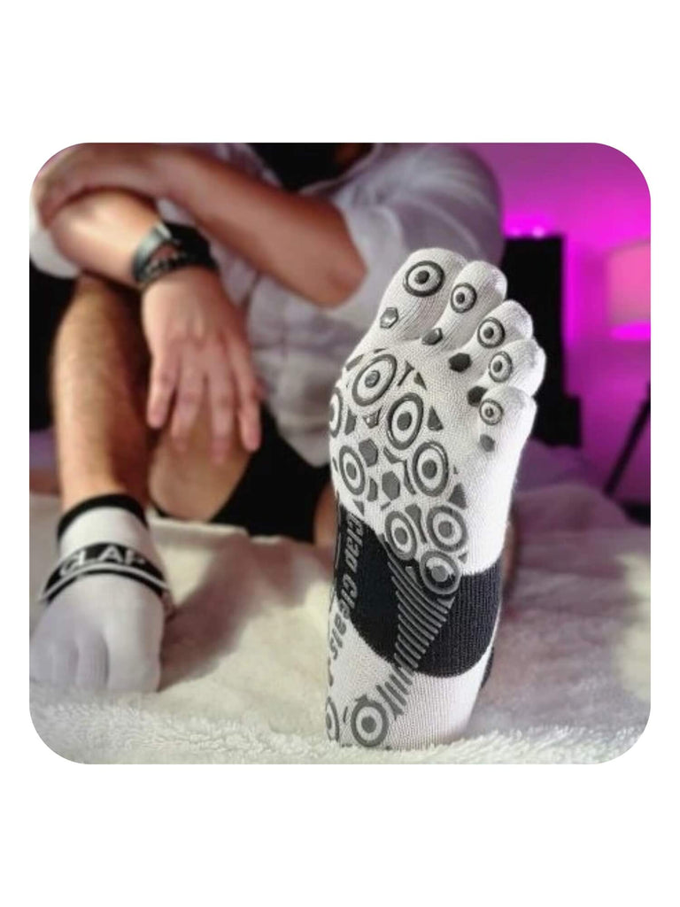 Clap Cleats v3 Tuxedo 🤵🏽 Edition (2 pairs) White Finish & Black Finish